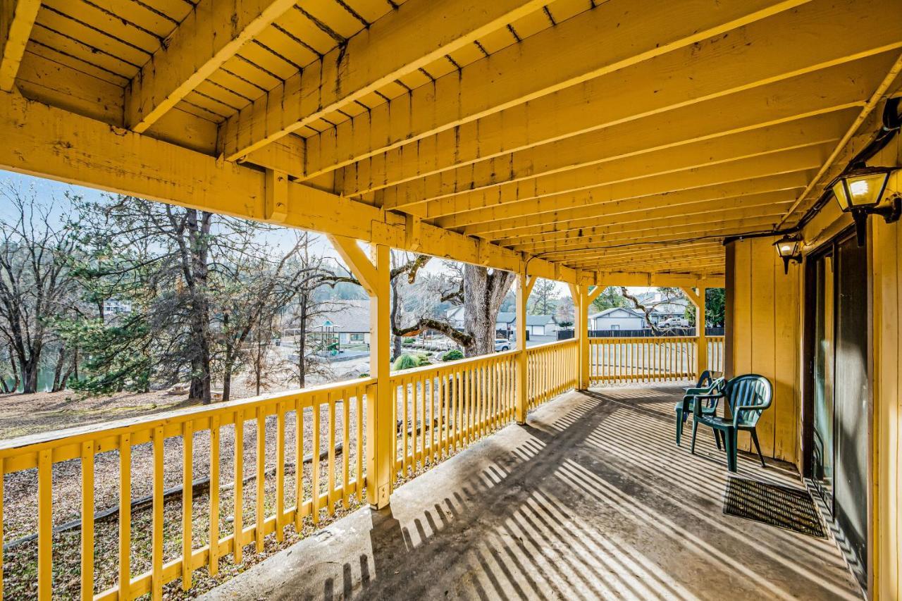 Luring Lakefront Landing Гроувланд Екстериор снимка