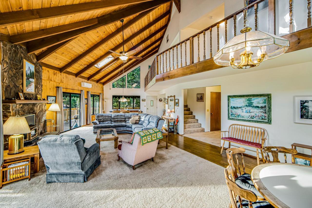 Luring Lakefront Landing Гроувланд Екстериор снимка