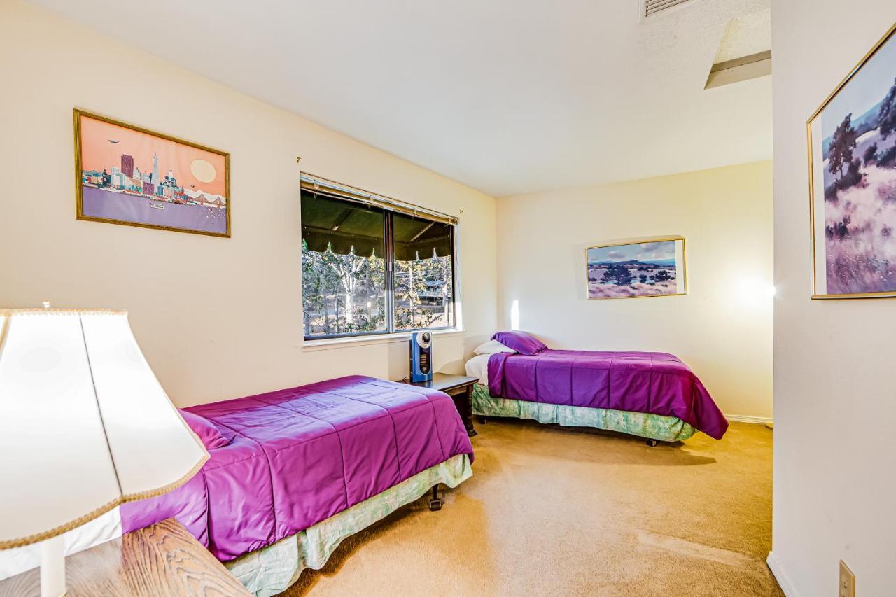 Luring Lakefront Landing Гроувланд Екстериор снимка