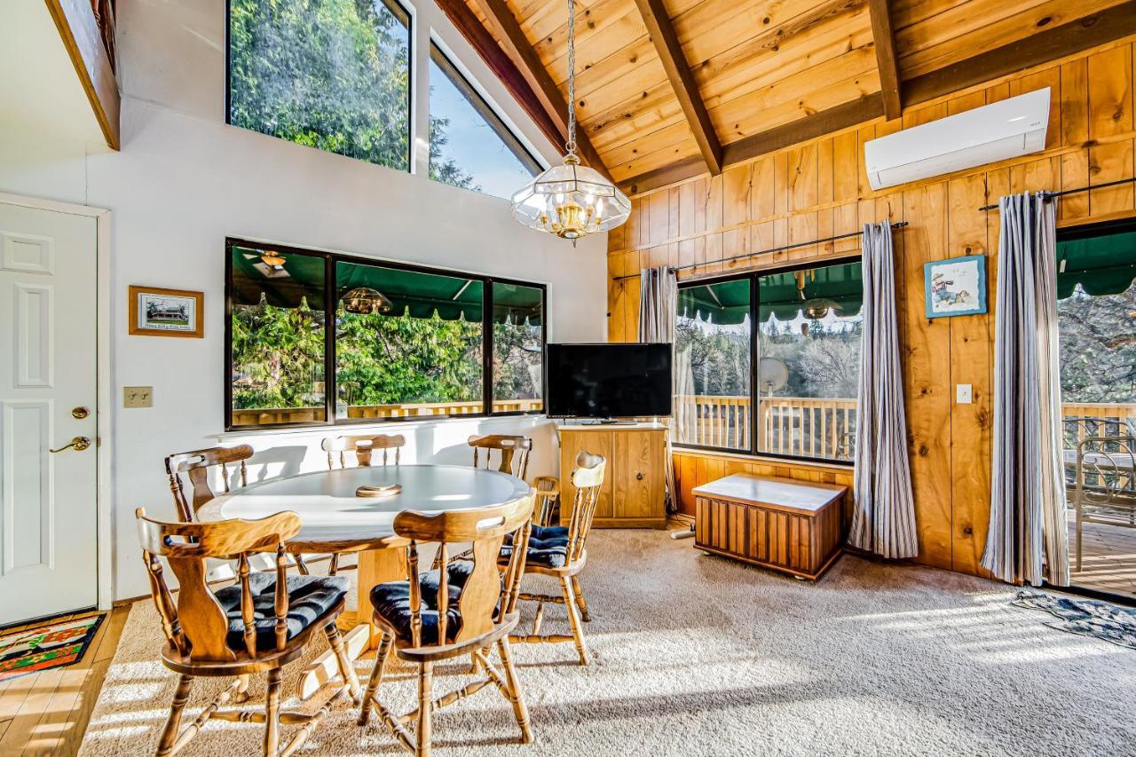 Luring Lakefront Landing Гроувланд Екстериор снимка