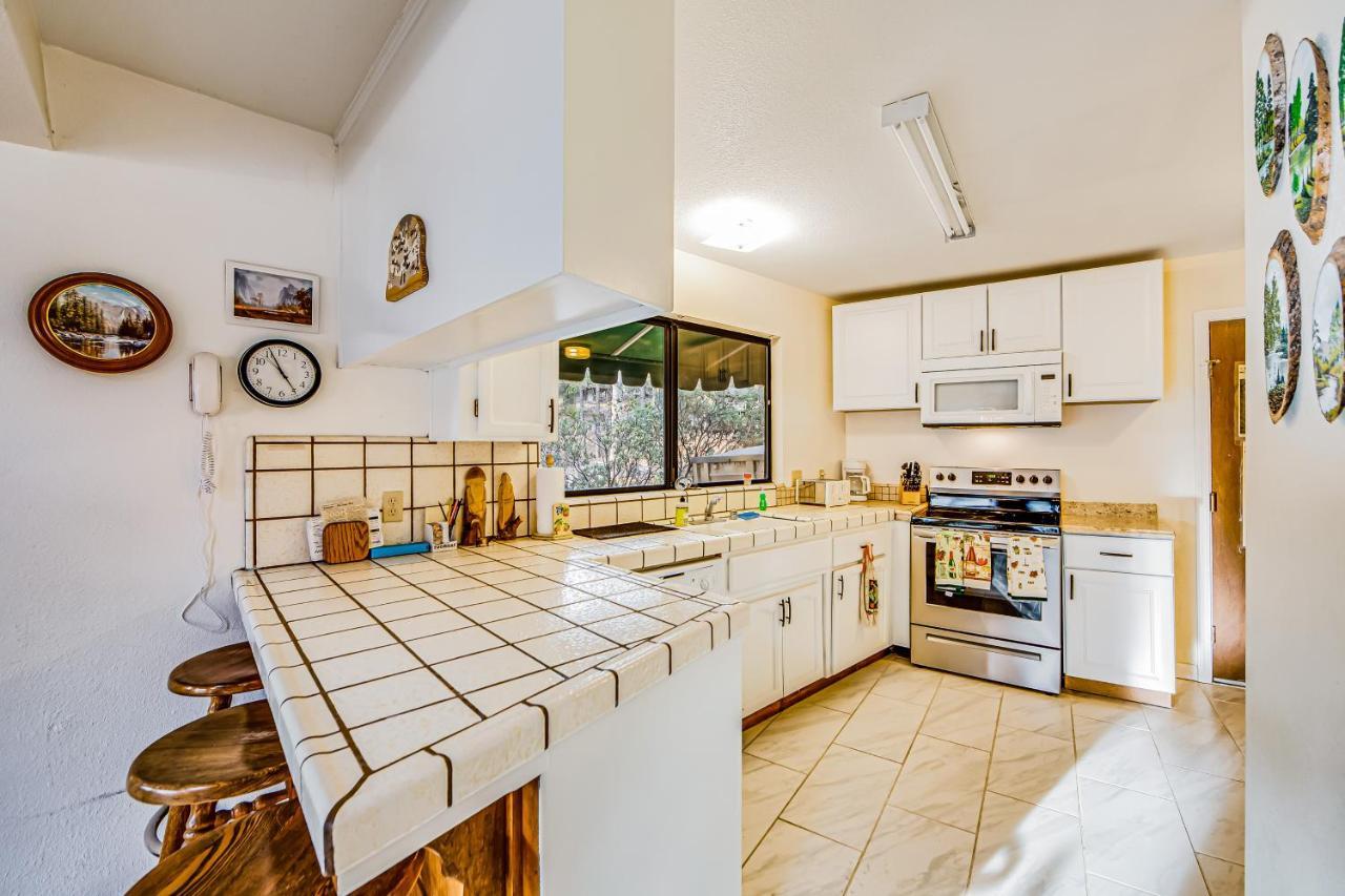 Luring Lakefront Landing Гроувланд Екстериор снимка