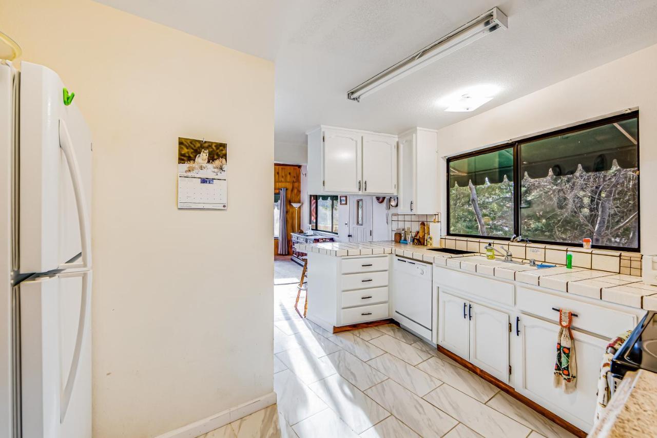 Luring Lakefront Landing Гроувланд Екстериор снимка