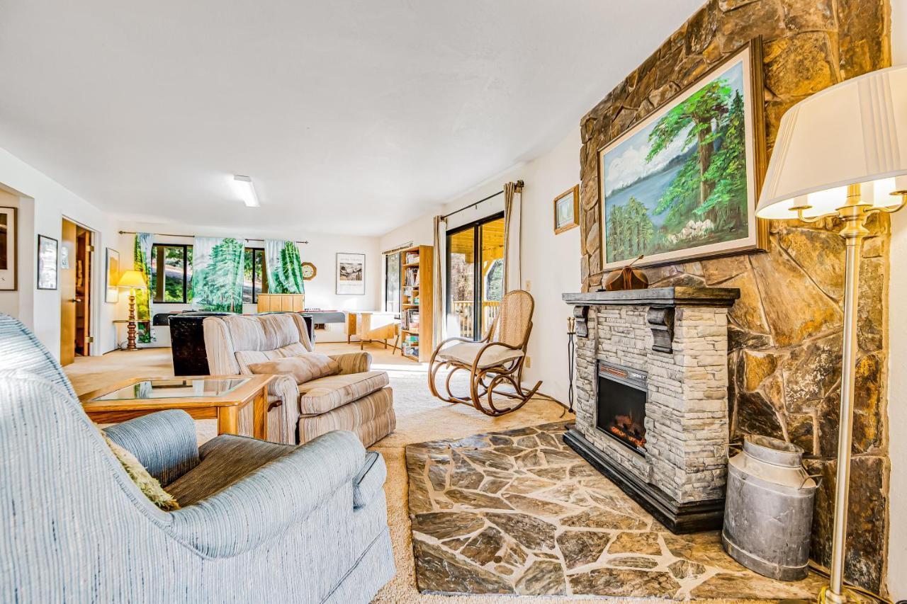 Luring Lakefront Landing Гроувланд Екстериор снимка