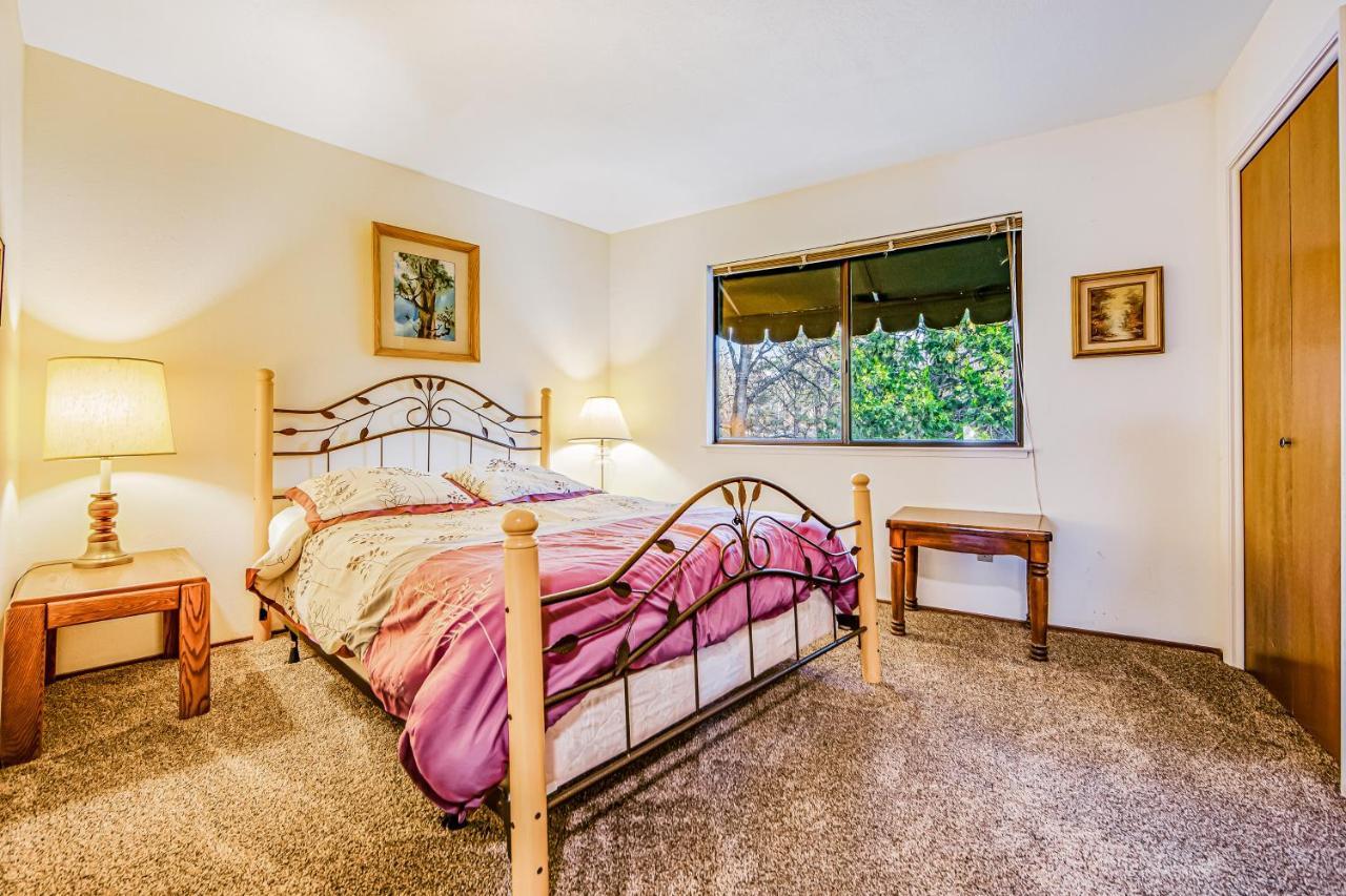 Luring Lakefront Landing Гроувланд Екстериор снимка